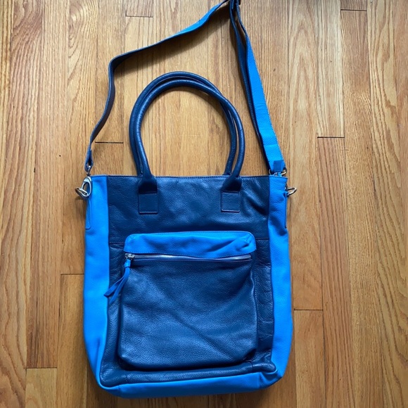 Large leather shoulder bag - Picture 5 of 8